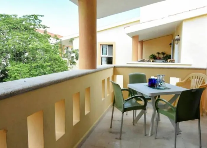 Apartment Private Balcony I Gated Playacar I Pool On Site! *