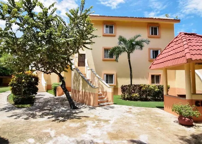 Private Balcony I Gated Playacar I Pool On Site! *