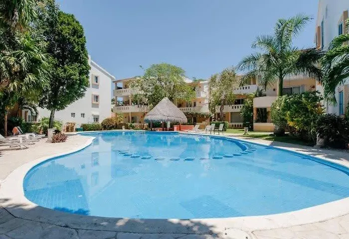 Apartamento Private Balcony I Gated Playacar I Pool On Site! *